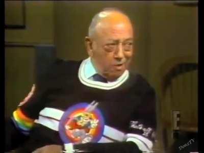 Mel Blanc was born on this day 115 years ago. He did the voices of Bugs Bunny, Daffy Duck, Porky Pig, Tweety, Sylvester, Yosemite Sam, Foghorn Leghorn, the Tasmanian Devil, Barney Rubble, and Captain Caveman... Among others. Here's a clip from an intervie