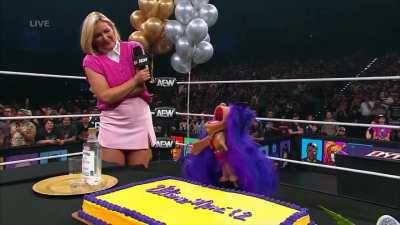 When the puppet gets real crowd reaction.😡