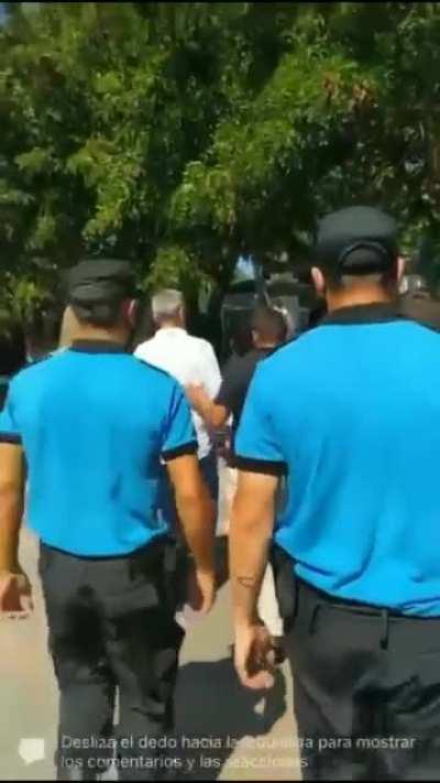 lo vuelvo a publicar, los dichos del Gobernador de Chubut, Mariano Arcioni sobre lo que está pasando, señalando con el dedo al pueblo y jactandose de su accionar