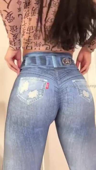 Fuck it only after you eat it, deal ?