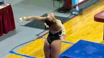 Iowa’s Kendall Laplante 💛🤍🖤