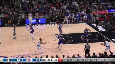 [Highlight] Luka gets trapped and lets out frustration by yelling at his teammates