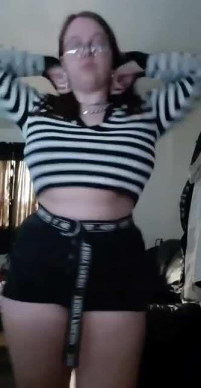 Just one more video from last night. I just had such a good time with this outfit :)