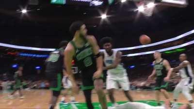 [Highlight] Jayson Tatum spinning his way for an And-1