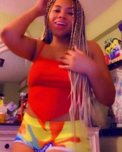 evelyna_lopez37 twerking