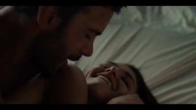 Hande Ercel sex and kiss scene.