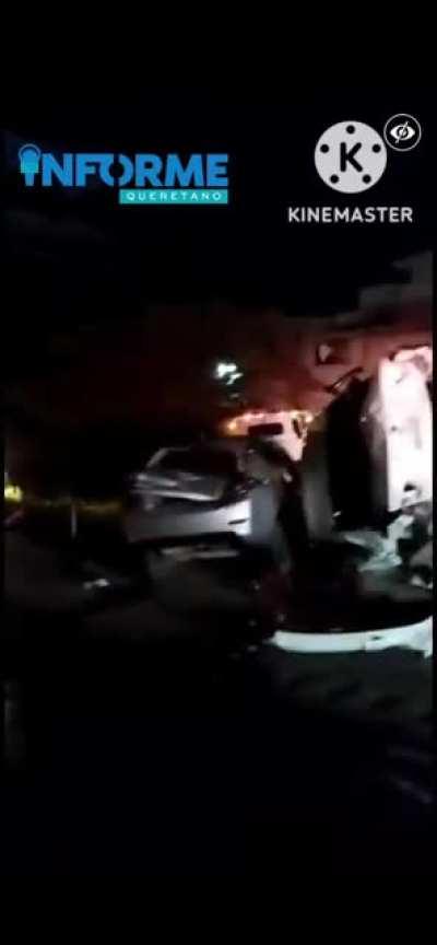 Major pile up on a Mexican interstate highway