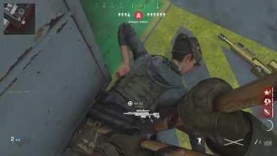 Back to back 360 no scope killcams on the same guy (SnD rage)