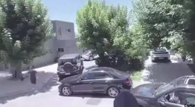 Pilar: Se calentó porque le dejó el Mercedes mal estacionado y se lo rompió con el palo de golf
