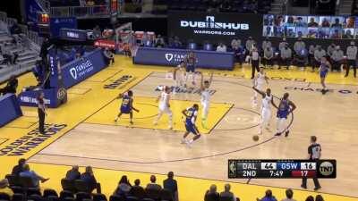 [Highlight] Draymond fumbles the ball out-of-bounds