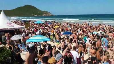 Mais um fim de semana de consciência coletiva na praia do rosa SC (11/10/20)