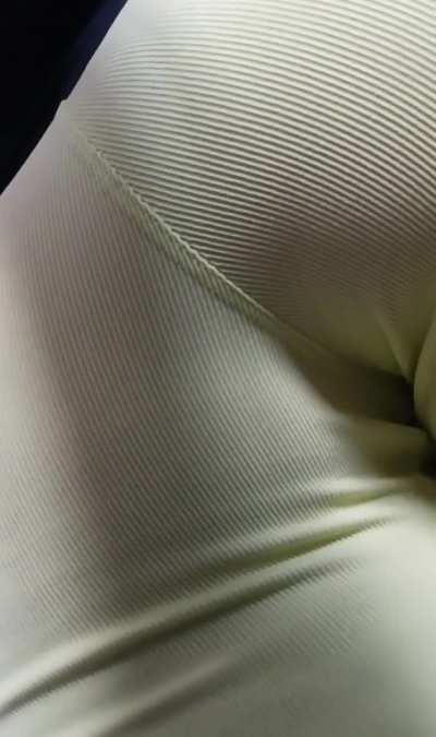 some farts in leggings🫶💨💛🧡🔥