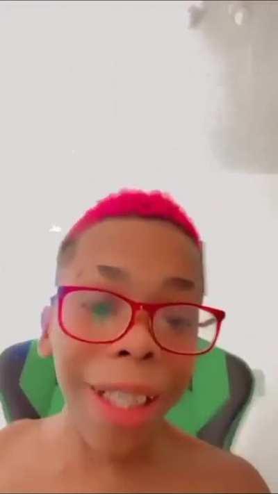 Vitachi no dia seguinte do cortes dos crias