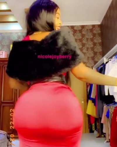 Big classy booty. Make me nut quick!!!!!