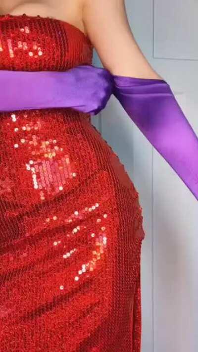 I've been waiting for this ever since her and Jordan did Bugs and Lola Bunny. can't wait to see the full Jessica Rabbit.