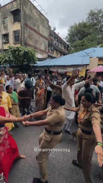 Such a Wholesome video :))