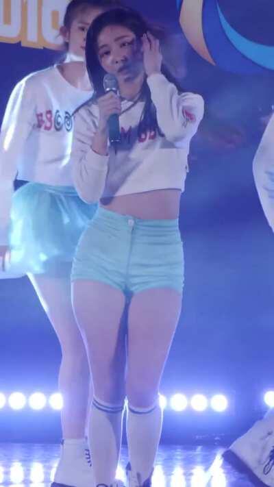 MOMOLAND - YeonWoo Boom Boom