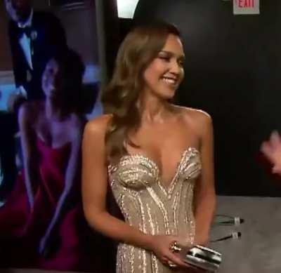 Jessica Alba is built for titfucking