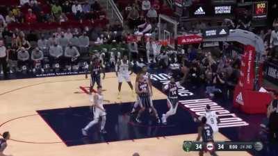 [Highlight] Garrison Mathews stuffs Bobby Portis then follows it up with a three!