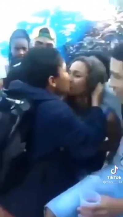 VC AI TODO CABACINHO!! HINDOOK APENAS 01010011 01001111 01010101 00100000 01000010 01001111 01010100 00100000