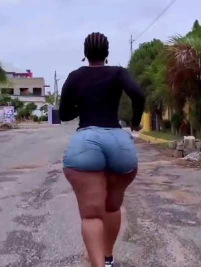 big Nigerian booty running