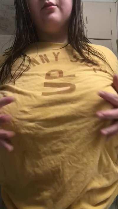 your cock would look good between my tits, don’t you think? :P