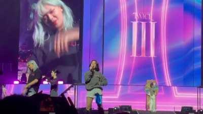 220225 - Jihyo TT fan cam, she has so much stage presence!! (4th World Tour Atlanta)