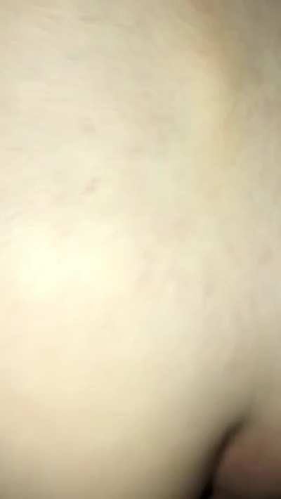 Arab cum ends up all over this white ass and pussy - Du foutre de rebeu recouvre le cul et la chatte de cette gwer