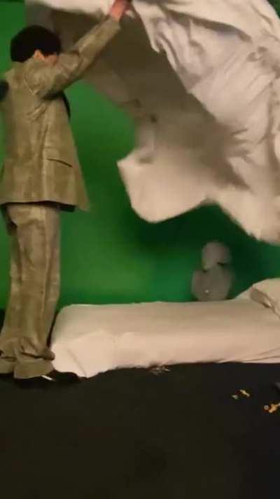 A lesson in bed making