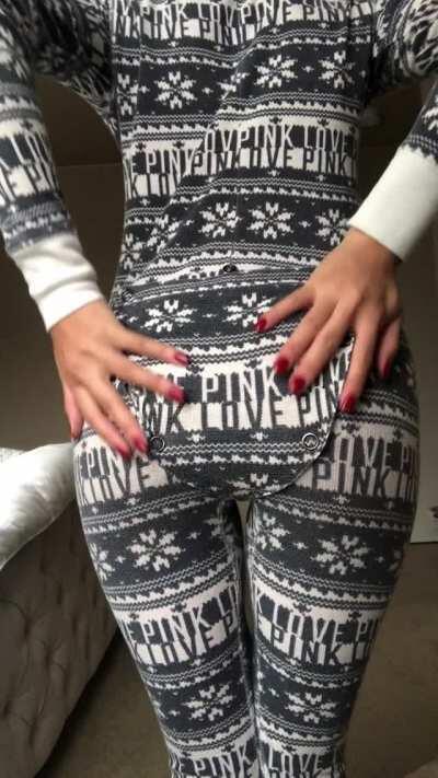 Sexy onesie — grants easy access to my asshole and pussy for a great fuck in the winter 😇😏 can’t wait for cuddle season.