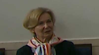 Dr. Birx's reaction when President Trump asks his science advisor to study using UV light on the human body and injecting disinfectant to fight the coronavirus.