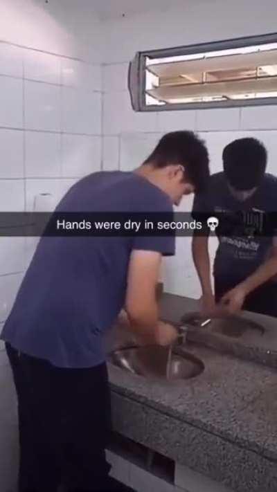 Hands be smelling good too 🙌