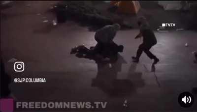 .@CNN talking about how no one was hurt, and the NYPD was careful. Meanwhile videos like this are all over social media. This one from the IG page of @ColumbiaSJP. 

Also reports of officers turning off body cams and then using excessive force against stu