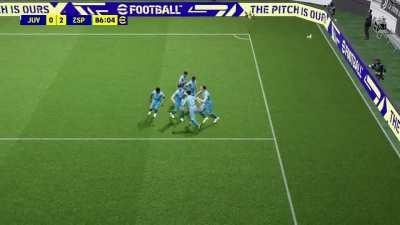 Decided to give eFootball a chance, thinking it can't be that bad, and well, this happened...