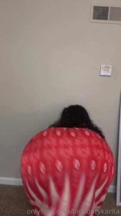 booty too big for da dress