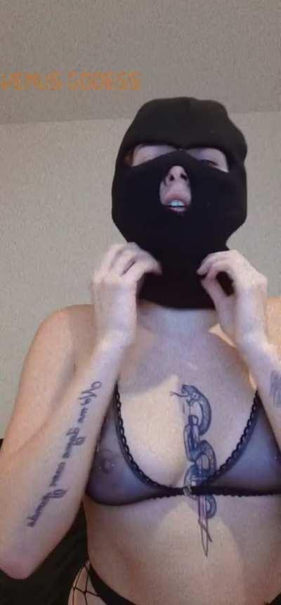 your place? caged and under my orders 💋🔐 you only deserve to be degraded 🤏🏻