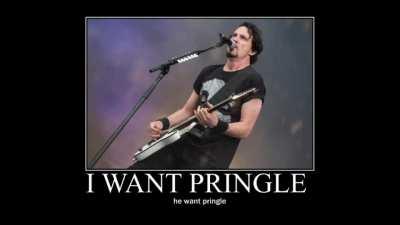 he do kinda want pringle doe 😱