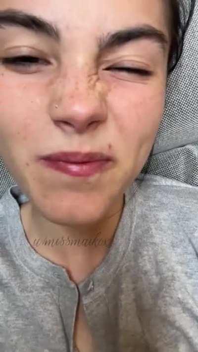 last night I was late and today I just want to sleep! 😴 HAPPY SUNDAY!