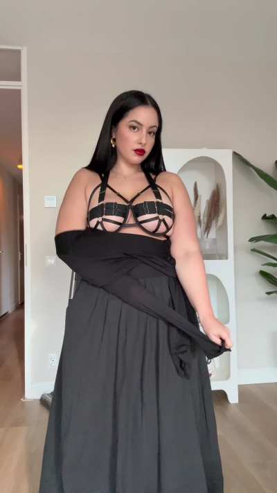 Does this MILF still got it?