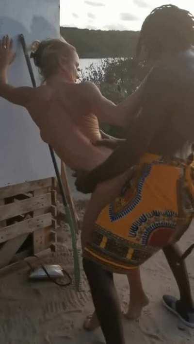 anyone on sauce or name of her