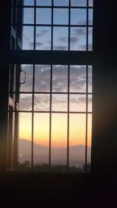 Ma bhitra ko singer baira audai cha aja