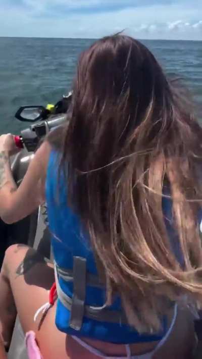 Este es el vídeo original. Las fotos que compartieron son IA.