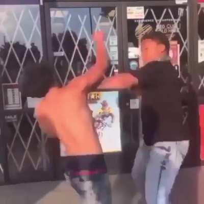 Fake gangster gets ko’d in fight