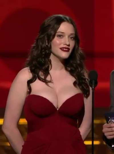 Kat Dennings - Presenting golden globes at emmys