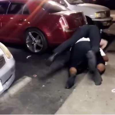 Single patrol officer, Immediate split decision move. It’s ruthless out here. The streets are dirty. I can’t imagine all that went through this officers head. Stay safe and always watch your Six 👏🏽