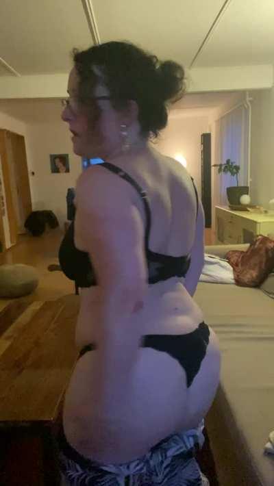 Hey I'm home alone, come on over please?