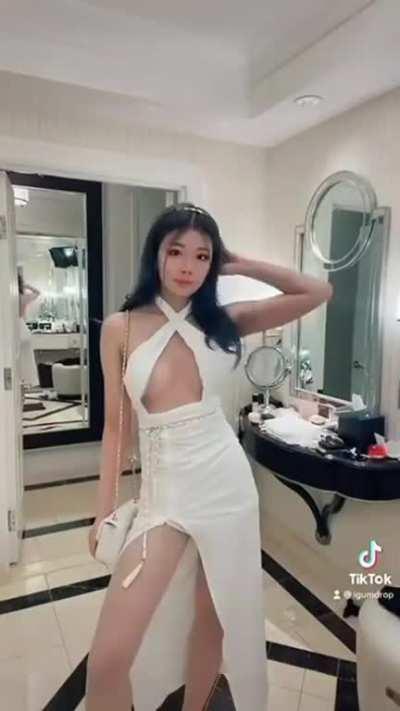 Dress was a bit loose 👀