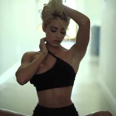 Summer Soderstrom (@summersoderstrom)