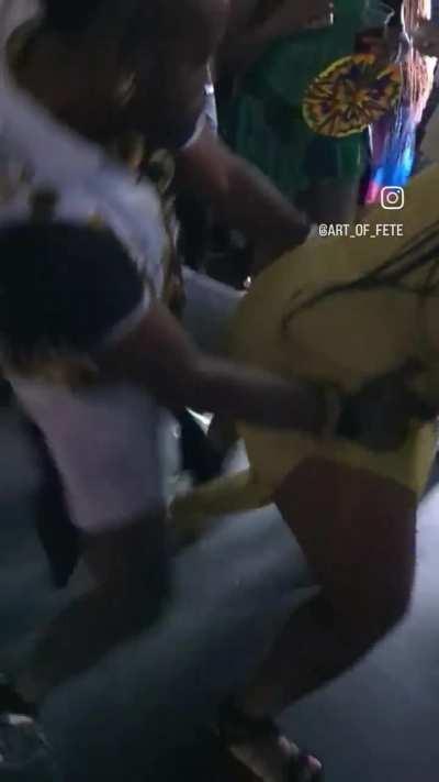 (📸 @art_of_fete) Mr me Back tack daggers up, Boat Pepper Boat party 🎉⛵🌶️