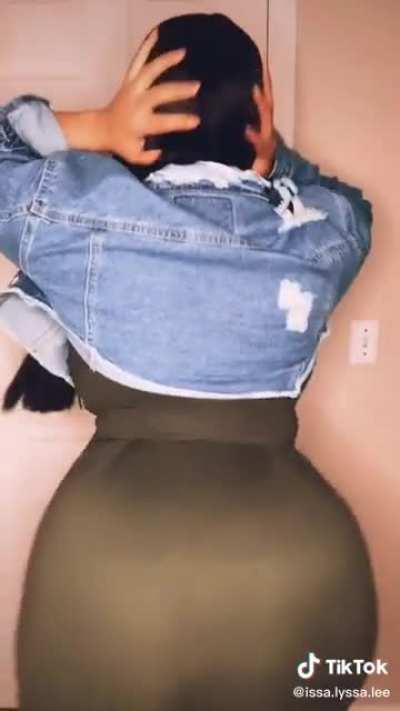 Lyssa (@issa.Lyssa.leee)